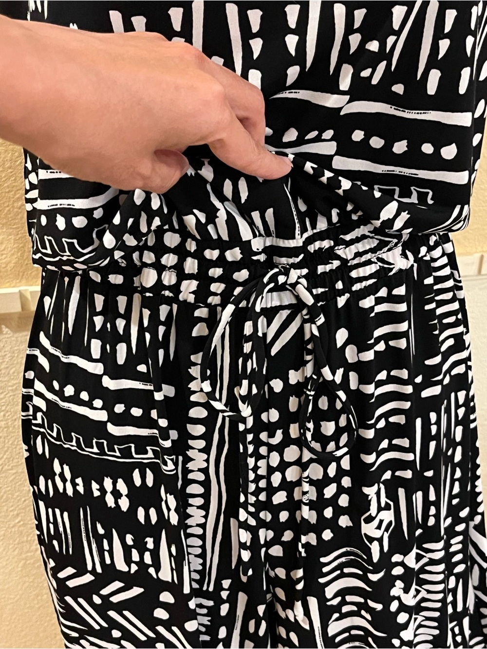 Calvin Klein wide-leg jumpsuit/ romper. Stretchy waist. Geometric black white 10 - Picture 2 of 11